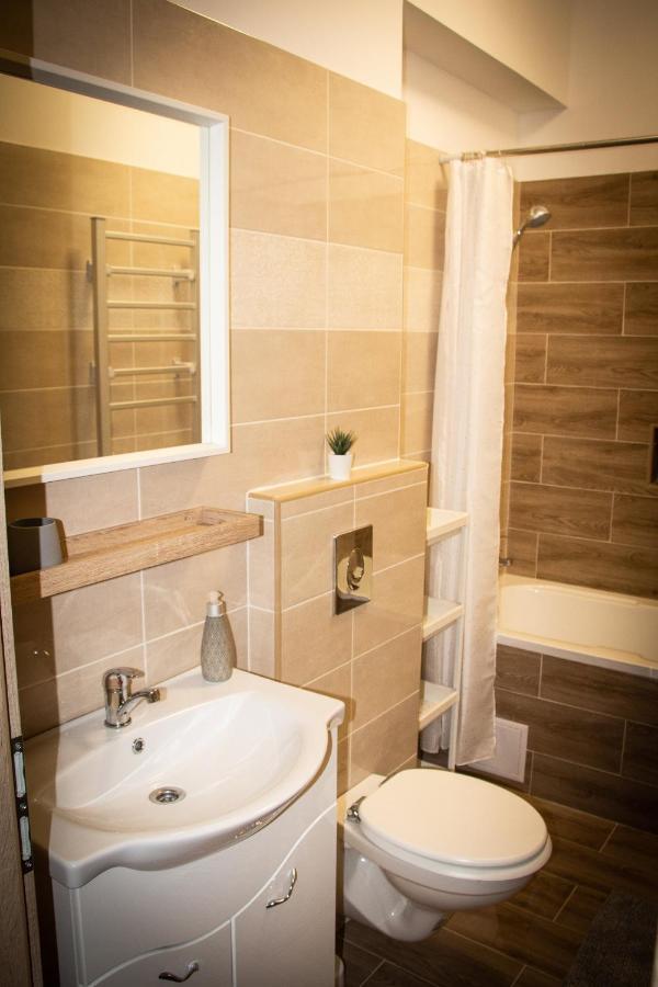 Loli Apartman ميسكولك المظهر الخارجي الصورة