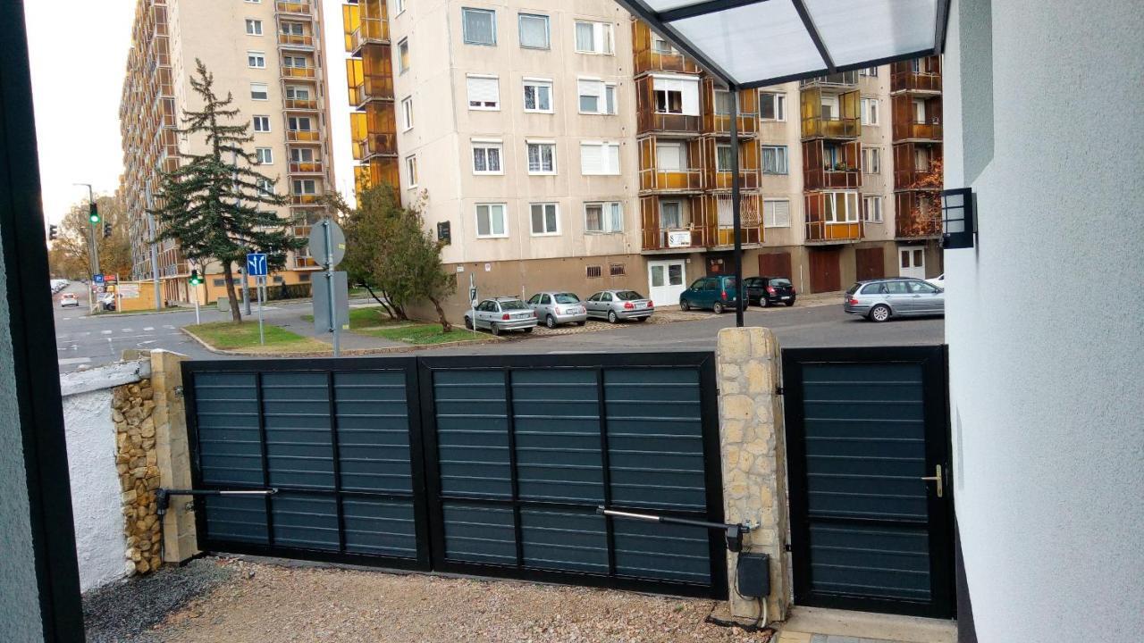 Loli Apartman ميسكولك المظهر الخارجي الصورة